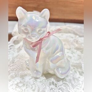 Fenton Opalescent Glass Cat 'Mother of Pearl' White Iridescent Kitten